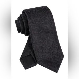 smoldering floral tie, cut for a classic three-inch blade that accentuates.